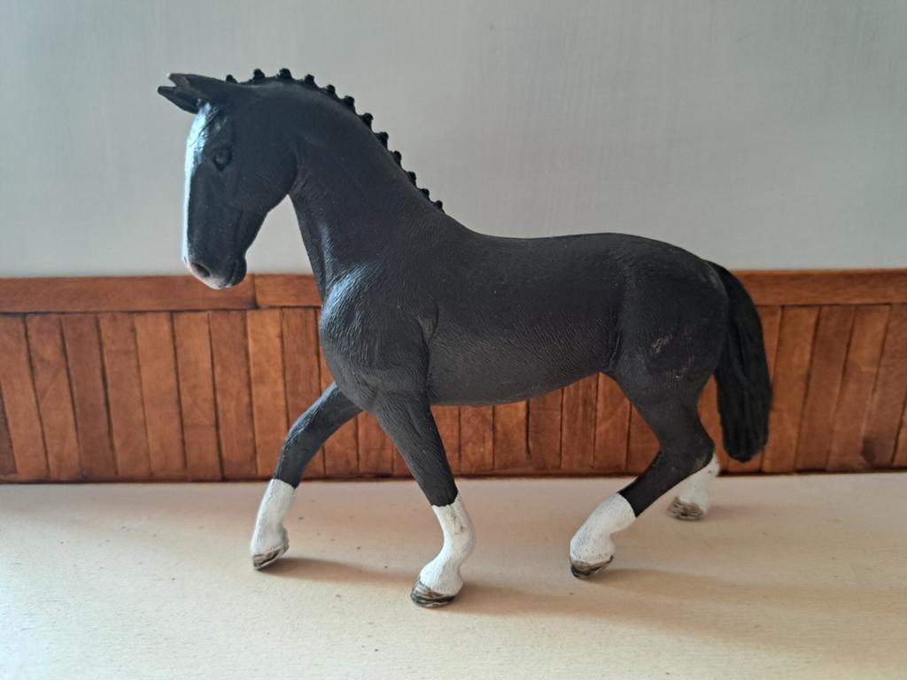Schleich hannoveraan merrie, Verzamelen, Dierenverzamelingen, Zo goed als nieuw, Beeldje of Figuurtje, Paard, Ophalen of Verzenden