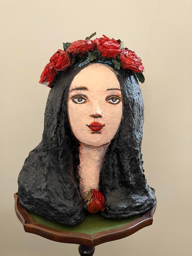 Handgemaakte Madonna met rozen van papier-maché, Ophalen of Verzenden, Handgemaakt, 20 - 50 cm, Beeld
