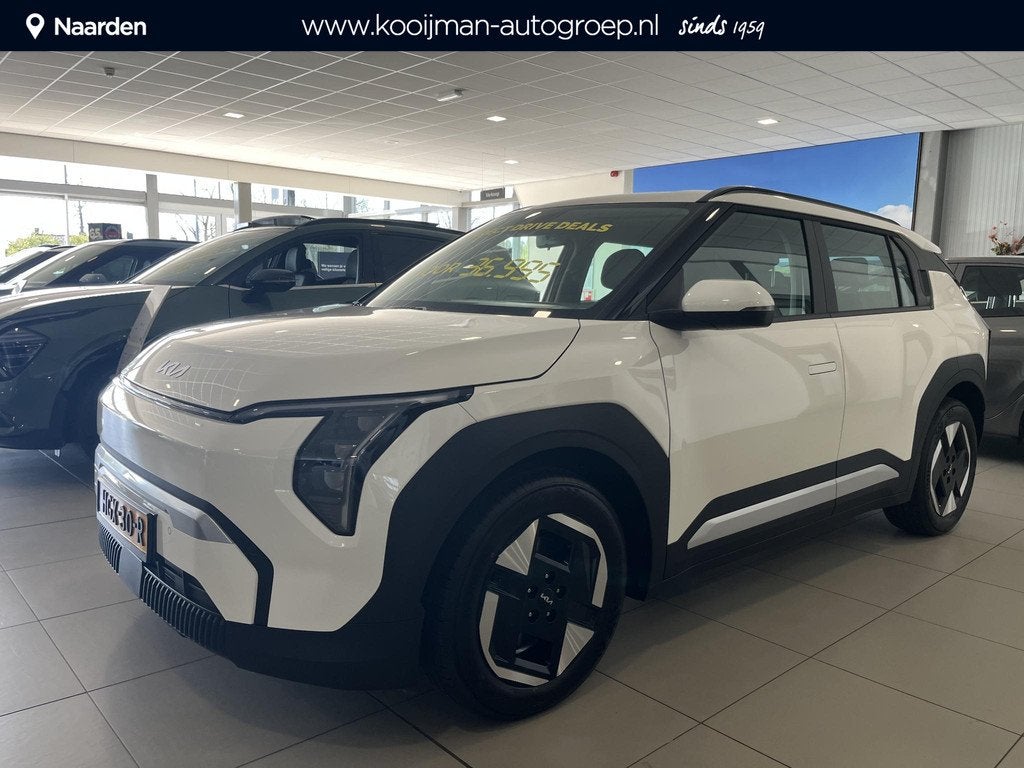 Kia EV3 Air 58.3 kWh DIRECT RIJDEN! DEMO VOORDEEL! 17% BIJTE, Auto's, EV3, Stof, 1700 kg, Wit