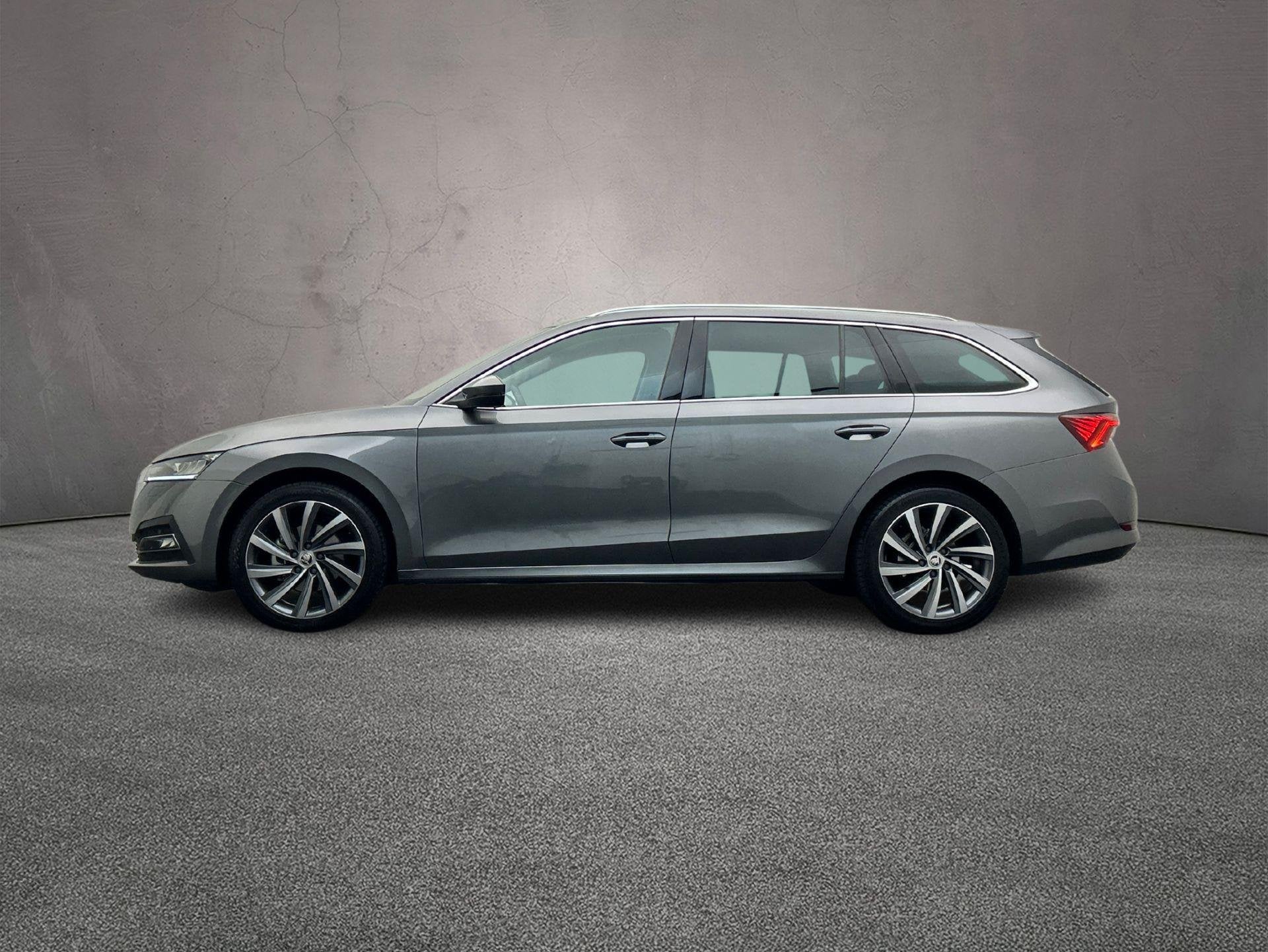 Skoda Octavia Combi Business Edition Plus 1.0 eTSI 110pk DSG, Auto's, Stof, Gebruikt, Automatische klimaatregeling, Origineel Nederlands