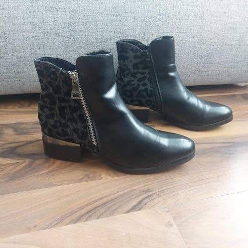 Zwarte boots van Super mode, Maat 37, Kleding | Dames, Ophalen of Verzenden, Zo goed als nieuw, Zwart