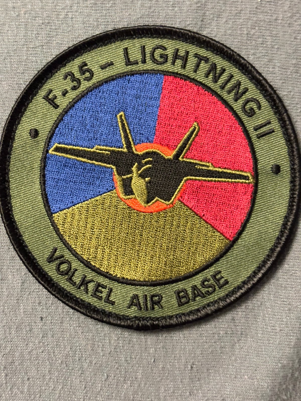 Embleem F-35 lightning Volkel Airbase, Verzenden, Luchtmacht, Nederland, Embleem of Badge