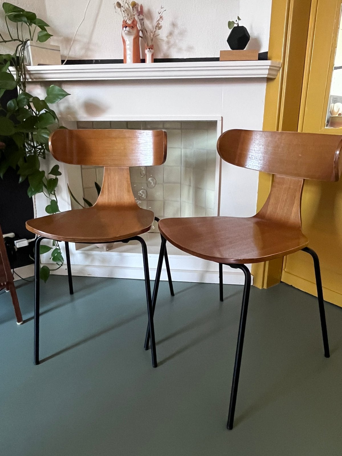 Woood form stoelen (2x), Ophalen, Zo goed als nieuw, Twee