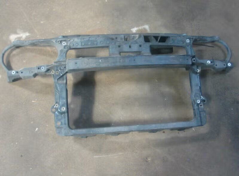 VOORFRONT Volkswagen Polo IV (9N1 / 2/3) (01-2001/12-2012), Gebruikt, Berliner Ring 2 38440 Wolfsburg, DE, Volkswagen, Volkswagen AG