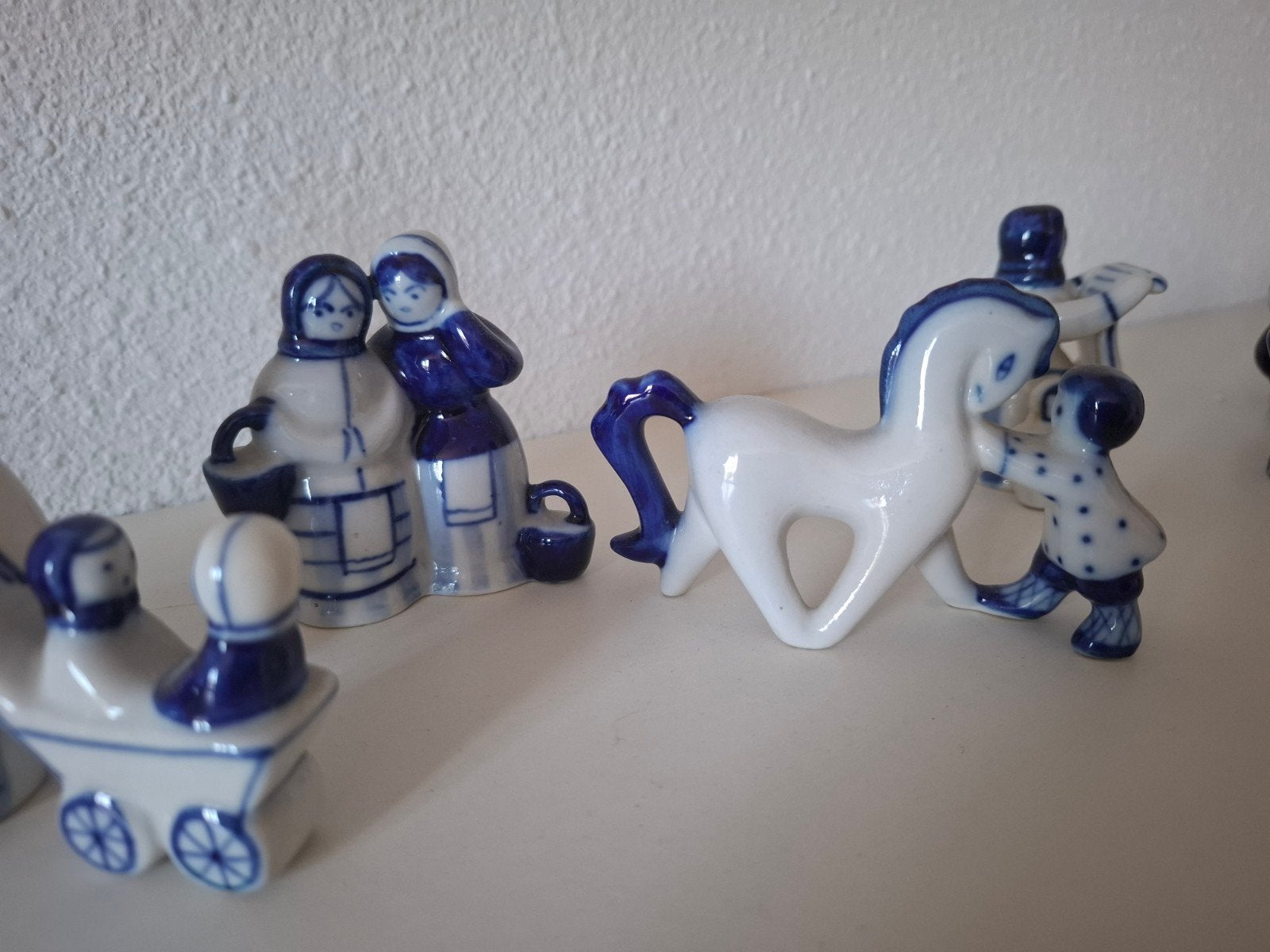 Gzhel porseleinen beeldjes en eierschaal, Ophalen of Verzenden, Zo goed als nieuw, Dier
