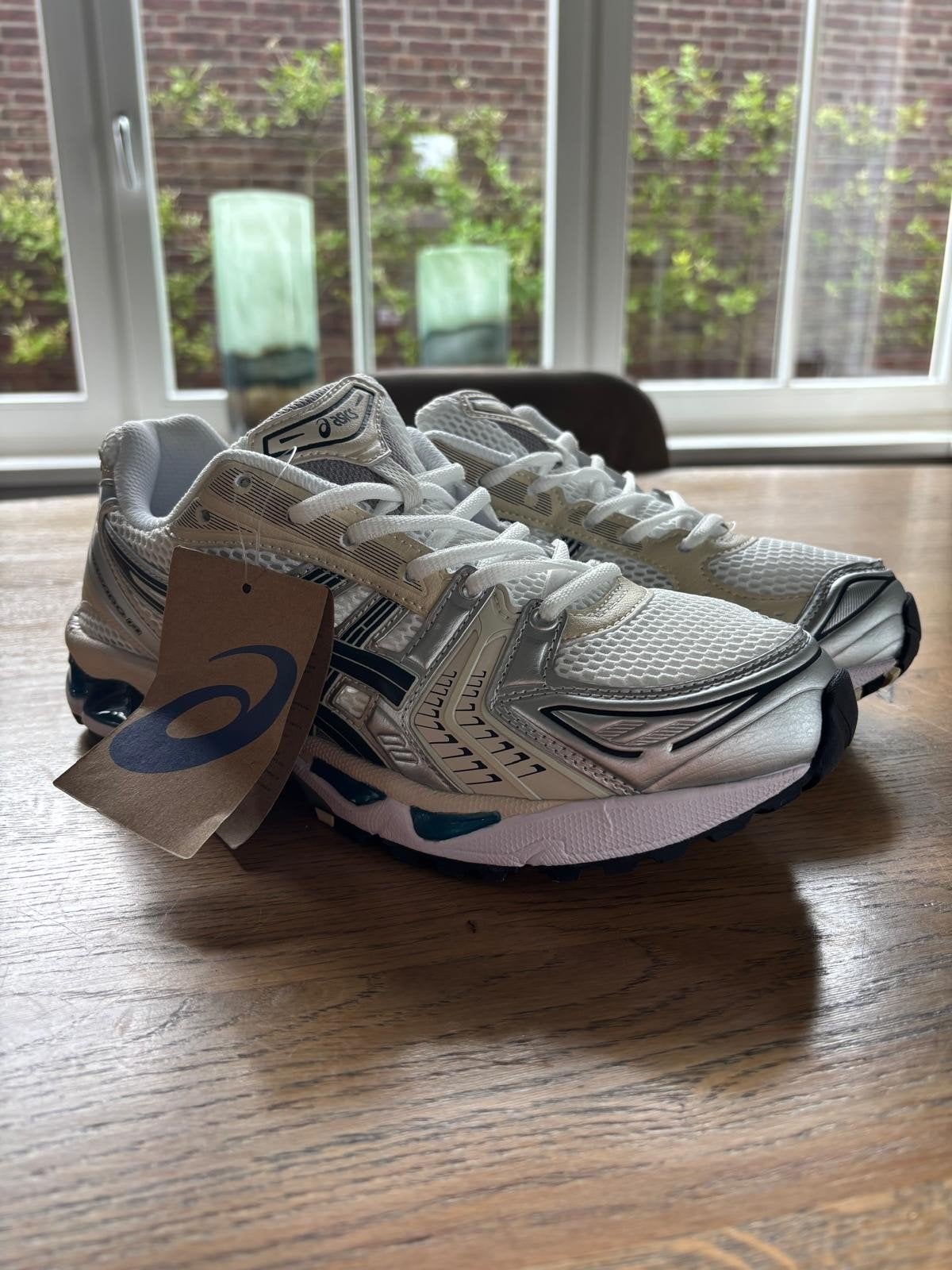 Asics Kayano 14 maat 45, Ophalen of Verzenden, Zo goed als nieuw, Asics, Wit