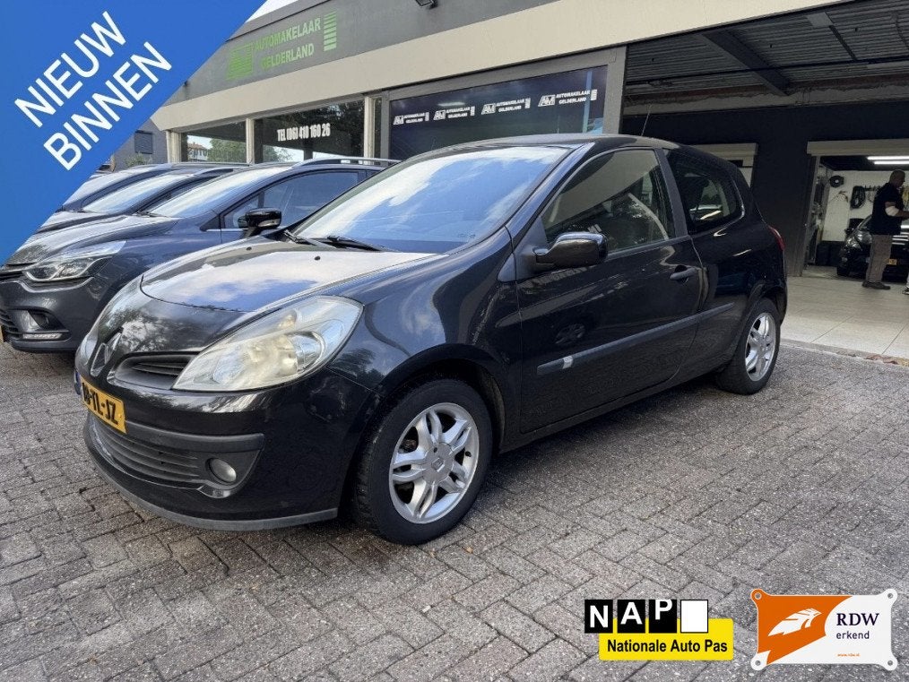 Renault Clio 1.6-16V Privilège (bj 2006, automaat), Auto's, 535 kg, Gebruikt, Metallic lak, 4 cilinders