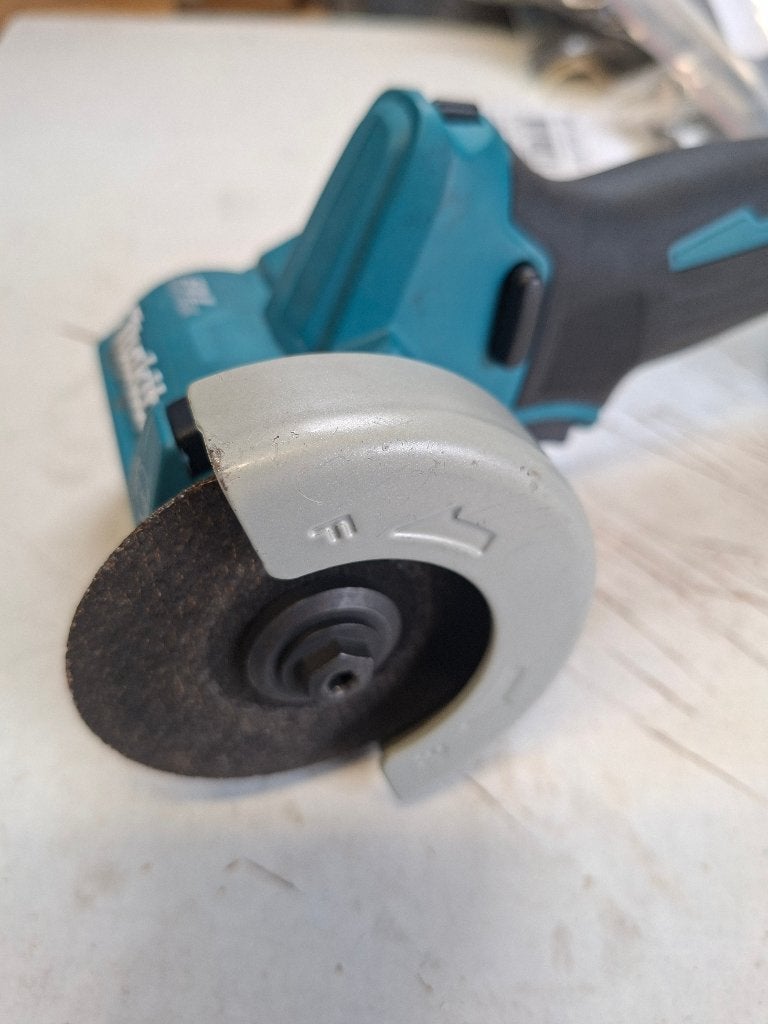 Makita DMC300Z, doorslijper, Ophalen, Minder dan 30 mm, Overige typen, Zo goed als nieuw
