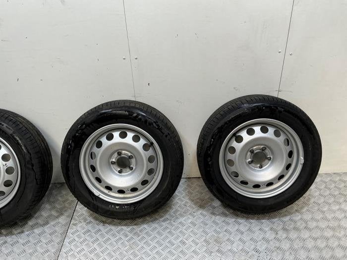 Velgen set + banden van een Citroen Berlingo (Berlingo 18-), 12 maanden garantie, Gebruikt, -, -