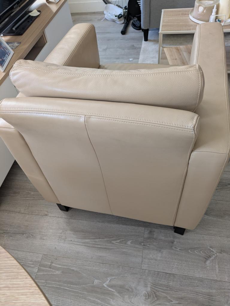 lounge stoel beige crème - goede gebruikte staat, Ophalen, Overige materialen, Tijdloos/moderne lounge stoel, Gebruikt