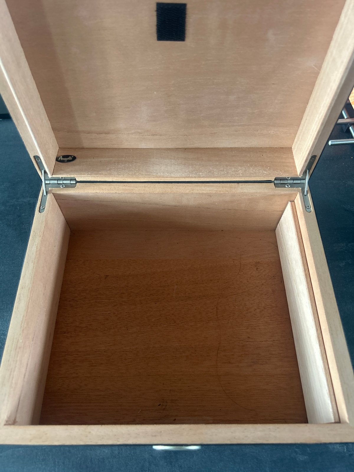 Humidor Carbon Look met Hygrometer, Verzamelen, Ophalen, Zo goed als nieuw