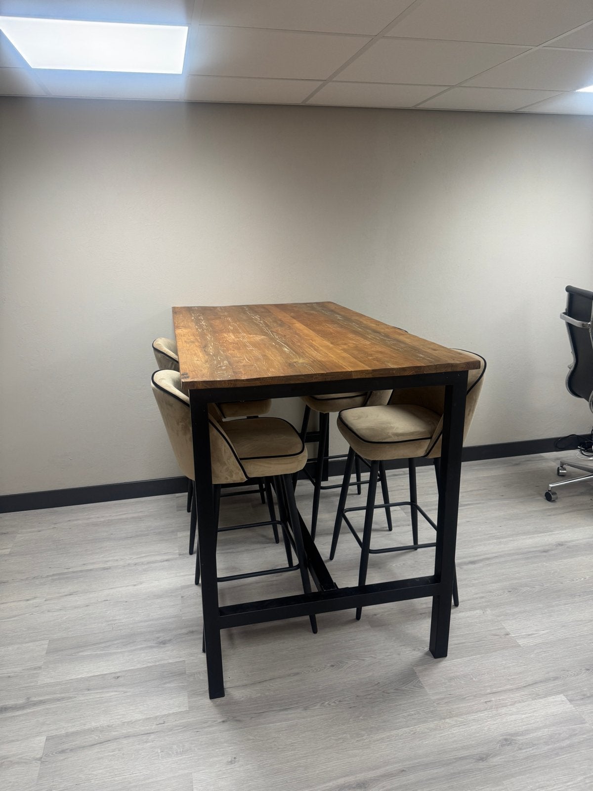 bartafel met 4 bar stoelen, Ophalen, Gebruikt