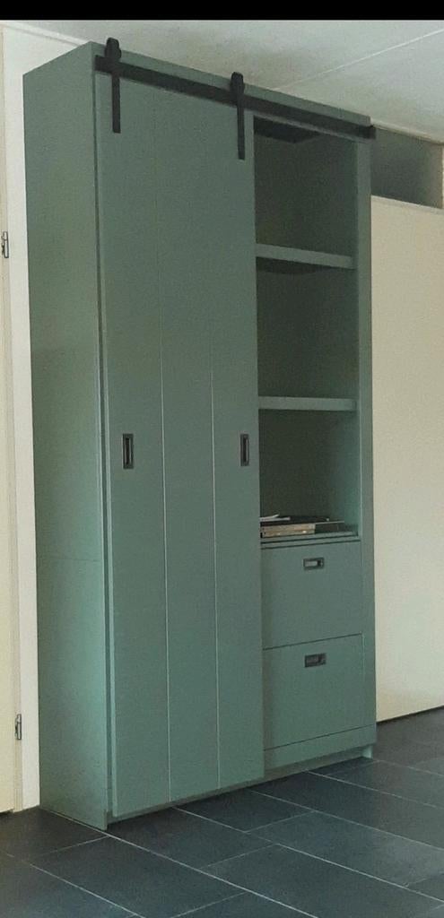 Houten kast barn zo goed als nieuw, 200 cm of meer, Zo goed als nieuw, 25 tot 50 cm, Overige houtsoorten