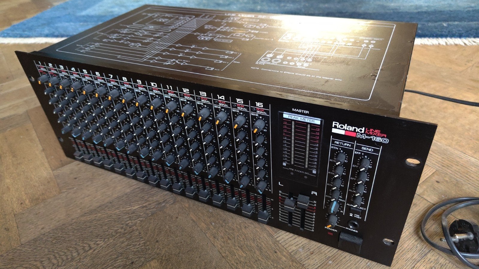 Roland m-160 line mixer, Muziek en Instrumenten, Ophalen of Verzenden, Zo goed als nieuw, 10 tot 20 kanalen, Microfooningang