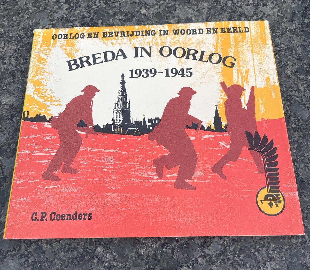 Breda in Oorlog 1939-1945 - Oorlog en Bevrijding, Boeken, Ophalen of Verzenden, 20e eeuw of later, Gelezen