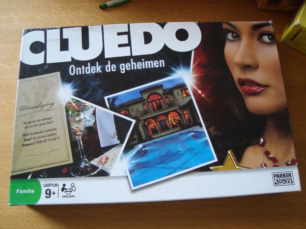 Cluedo ontdek de geheimen, Hobby en Vrije tijd, Gezelschapsspellen | Bordspellen, Ophalen of Verzenden, Zo goed als nieuw