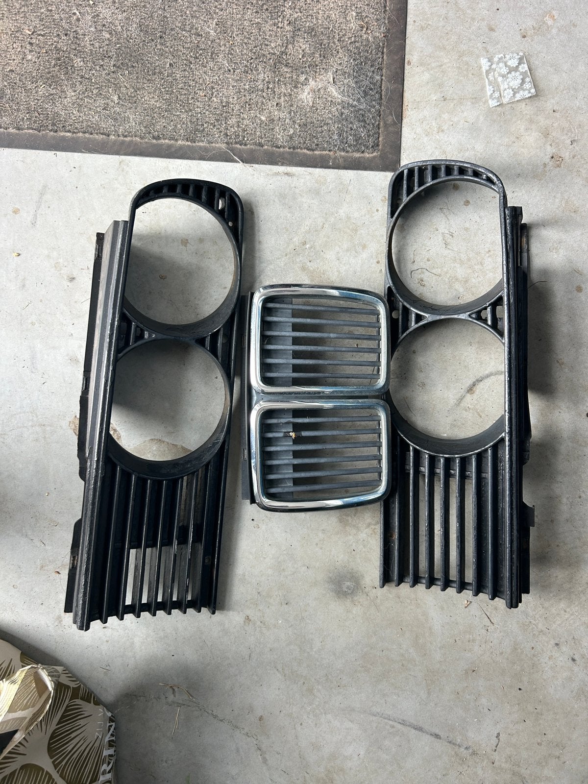 OEM BMW E30 koplampgrilles + nieren – gebruikte staat, Ophalen of Verzenden