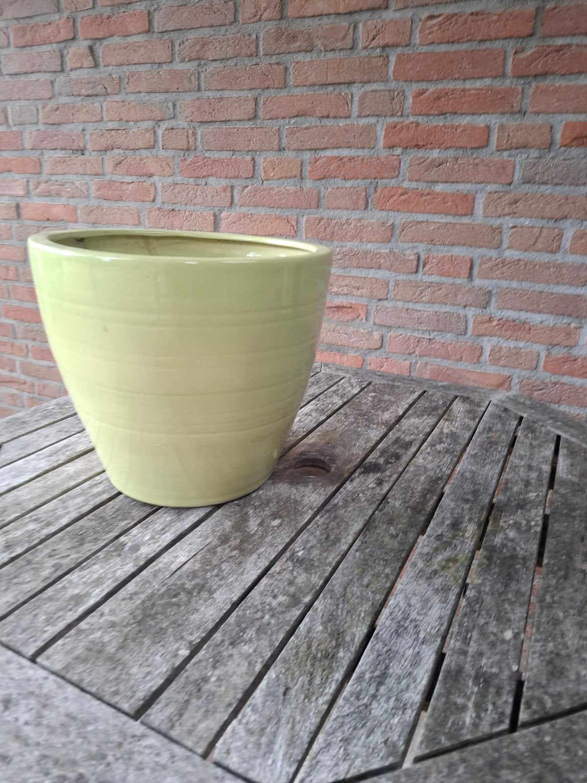bloempot groot  lichtgroen, Ophalen, Rond, Aardewerk, Minder dan 25 cm