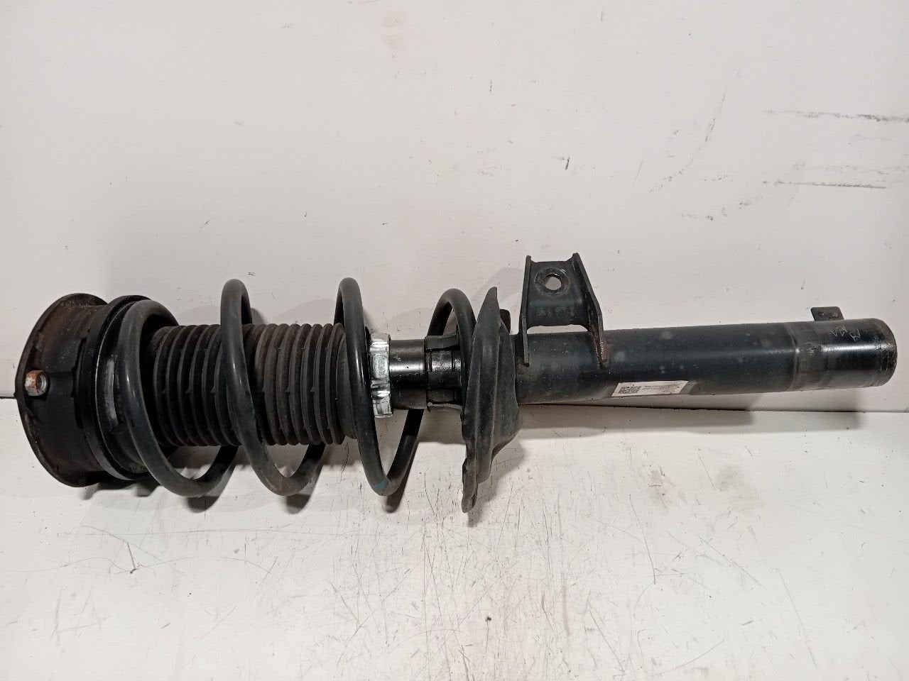 Veerpoot rechts voor Volkswagen Golf, Onderdelen@venauto.nl, Van der Ven Autorecycling B.V., Gebruikt, Ettenseweg 76, 4706 PB Roosendaal, The Netherlands