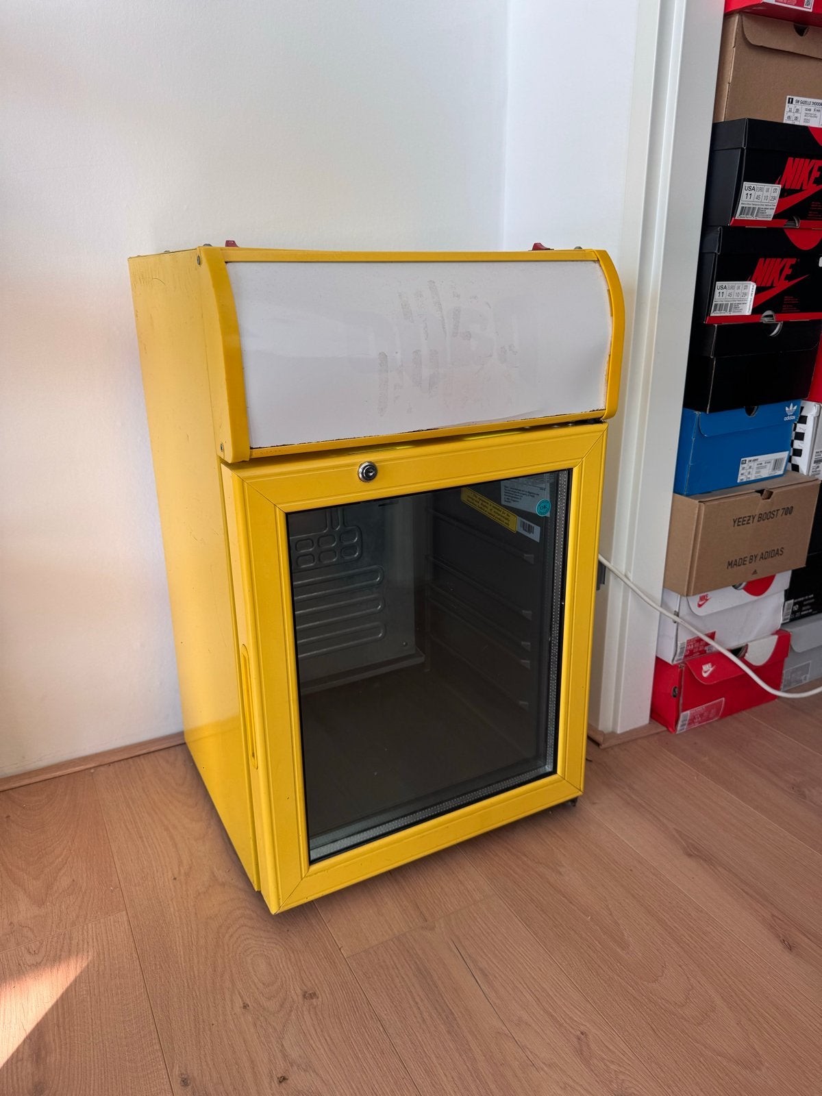 Gele mini koelkast met glazen deur, Witgoed en Apparatuur, Koelkasten en IJskasten, Ophalen, Minder dan 75 liter, Zonder vriesvak