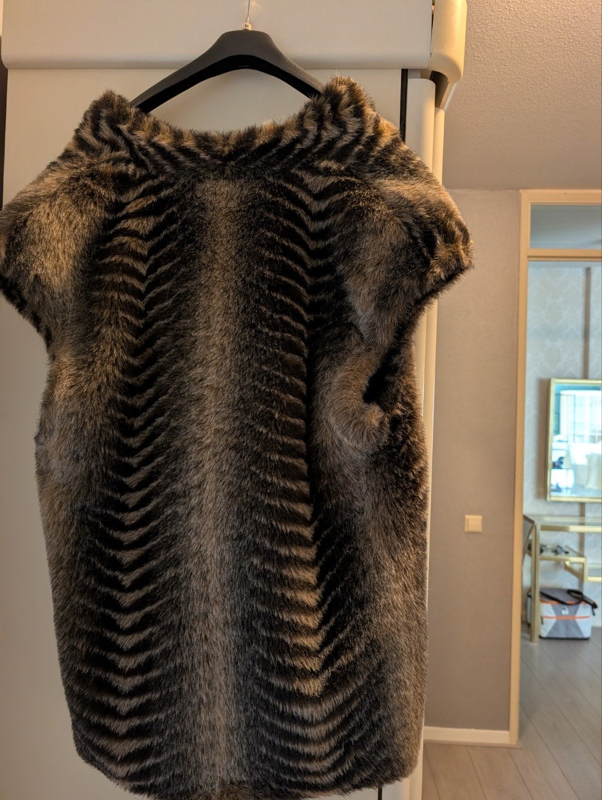 zeer mooie bodywarmer van wasbeerbont, Ophalen, Nieuw, Maat 42/44 (L), Bruin