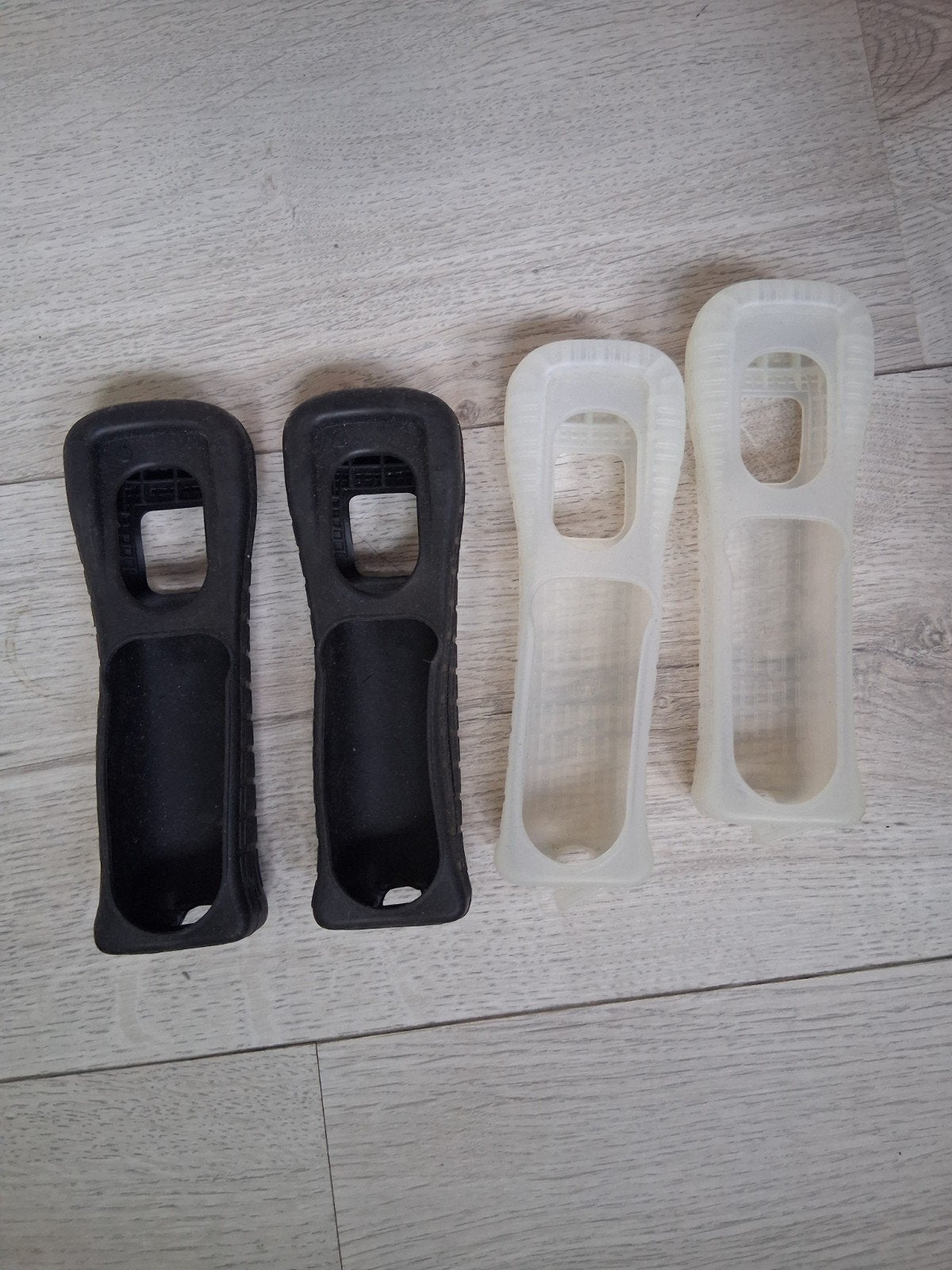 Wii controller hoezen - zwart en transparant, Ophalen of Verzenden, Gebruikt, Zonder controller