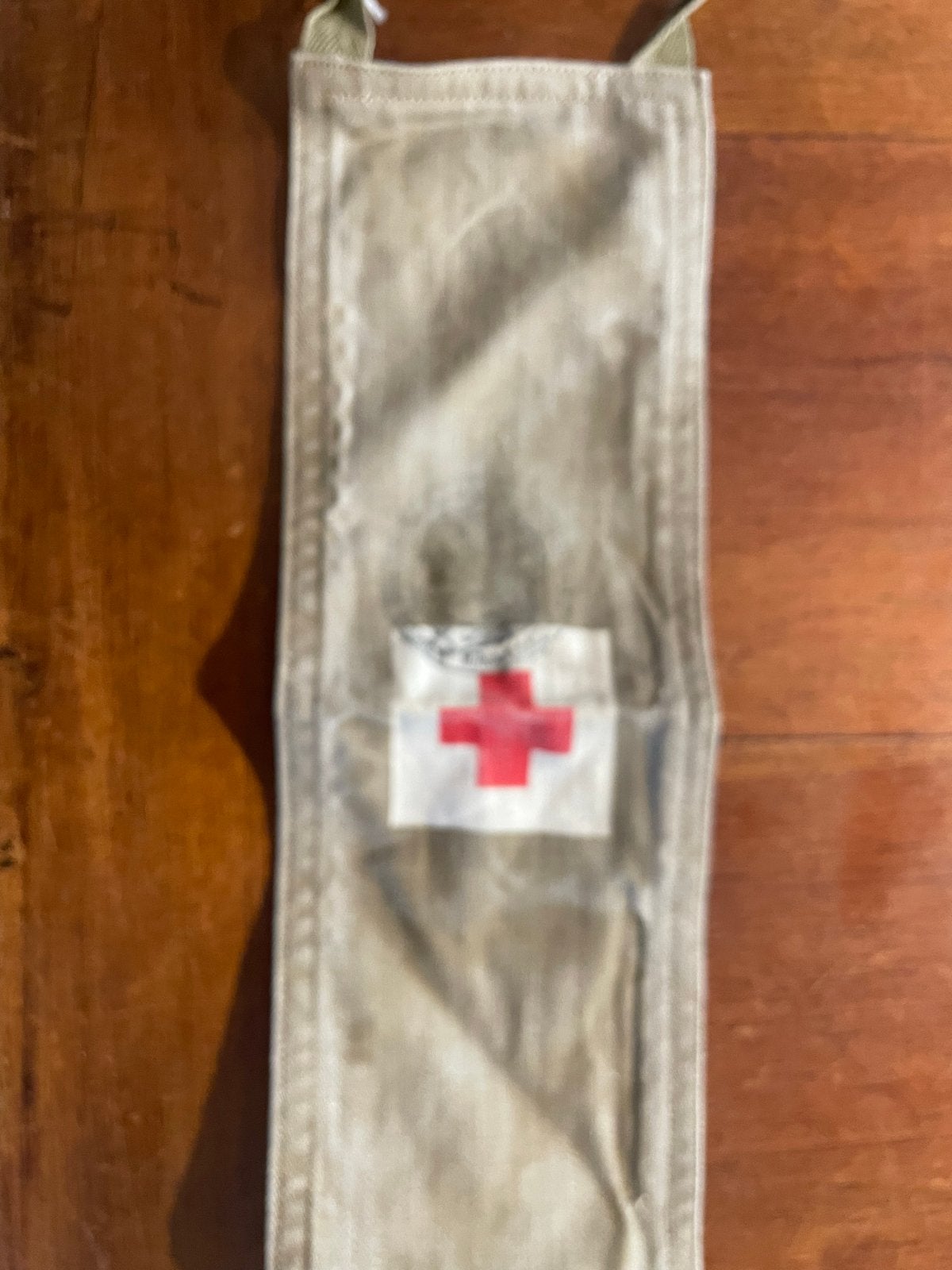 Officiële Rode Kruis armband., Verzamelen, Ophalen of Verzenden, Overige soorten, Overige gebieden, Overige typen
