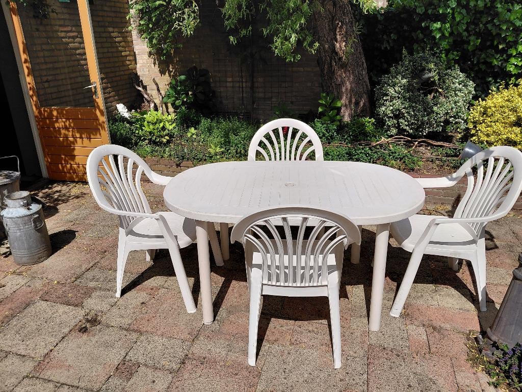 Hartman tuinset tafel en 4 stoelen en 2 inklapbare stoelen, Tuin en Terras, Ophalen, Zo goed als nieuw, Kunststof, 4 zitplaatsen