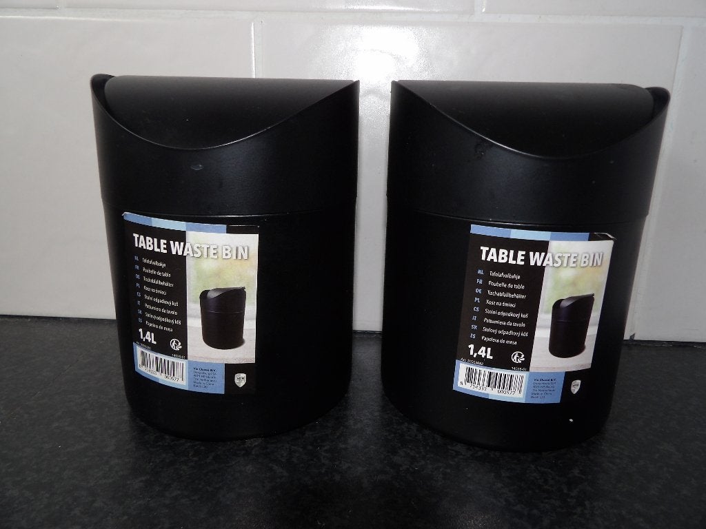 in nette staat 2 metalen tafel afvalbakjes 1.4 l., Huis en Inrichting, Woonaccessoires | Prullenbakken, 40 liter of meer, Ophalen of Verzenden