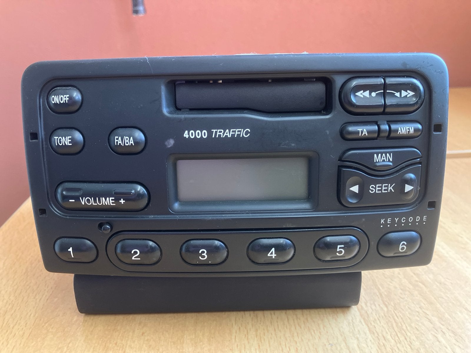 Ford 4000 Traffic autoradio met keycode (1996), Ophalen of Verzenden, Gebruikt