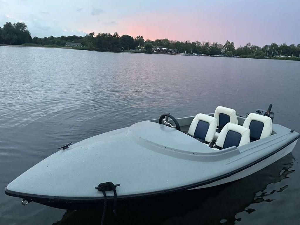 Leuke speedboot met Yamaha buitenboordmotor, Watersport en Boten, Ophalen, Zo goed als nieuw