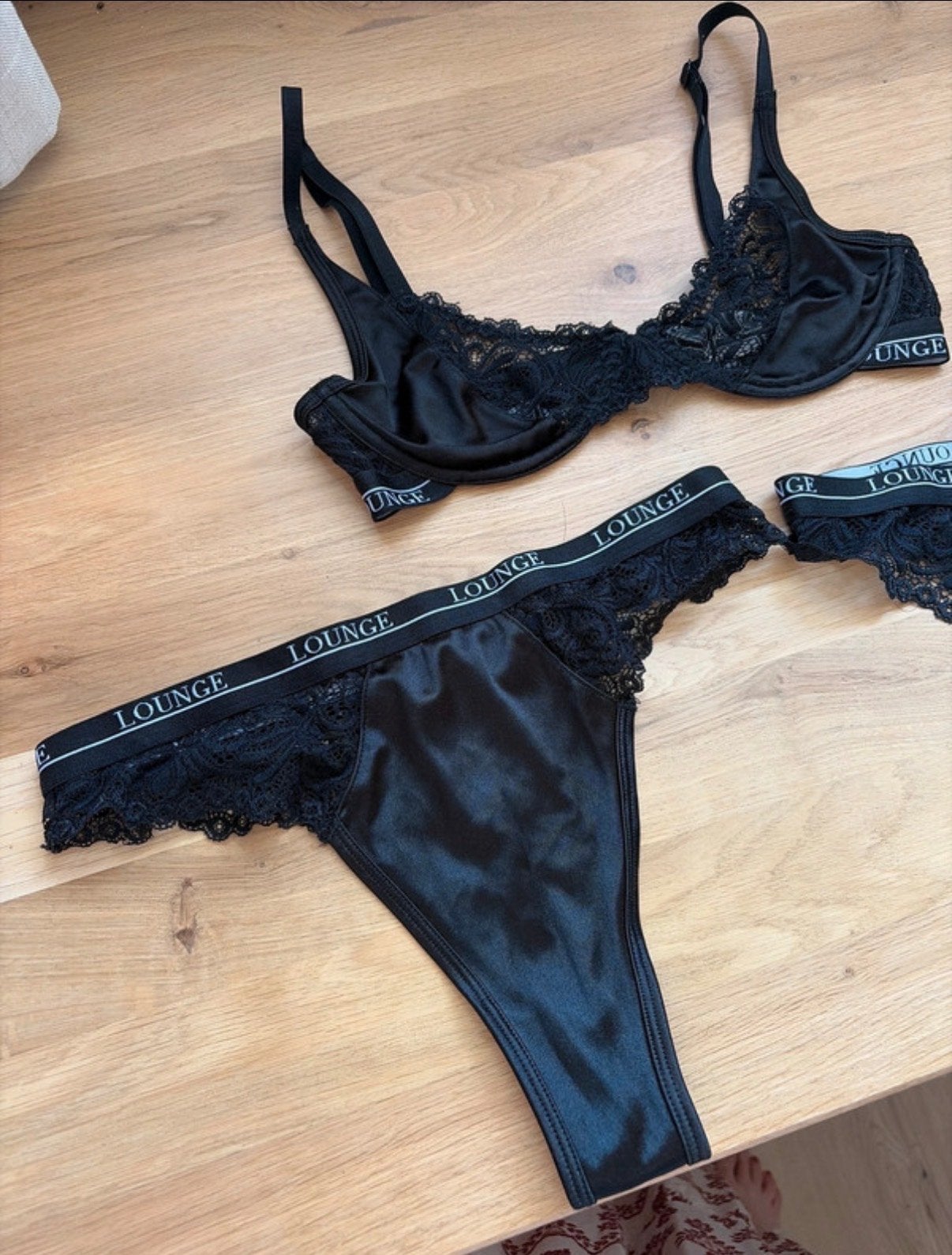 Lounge Underwear setje - BH met 3 Strings, Kleding | Dames, Verzenden, Zwart, Setje