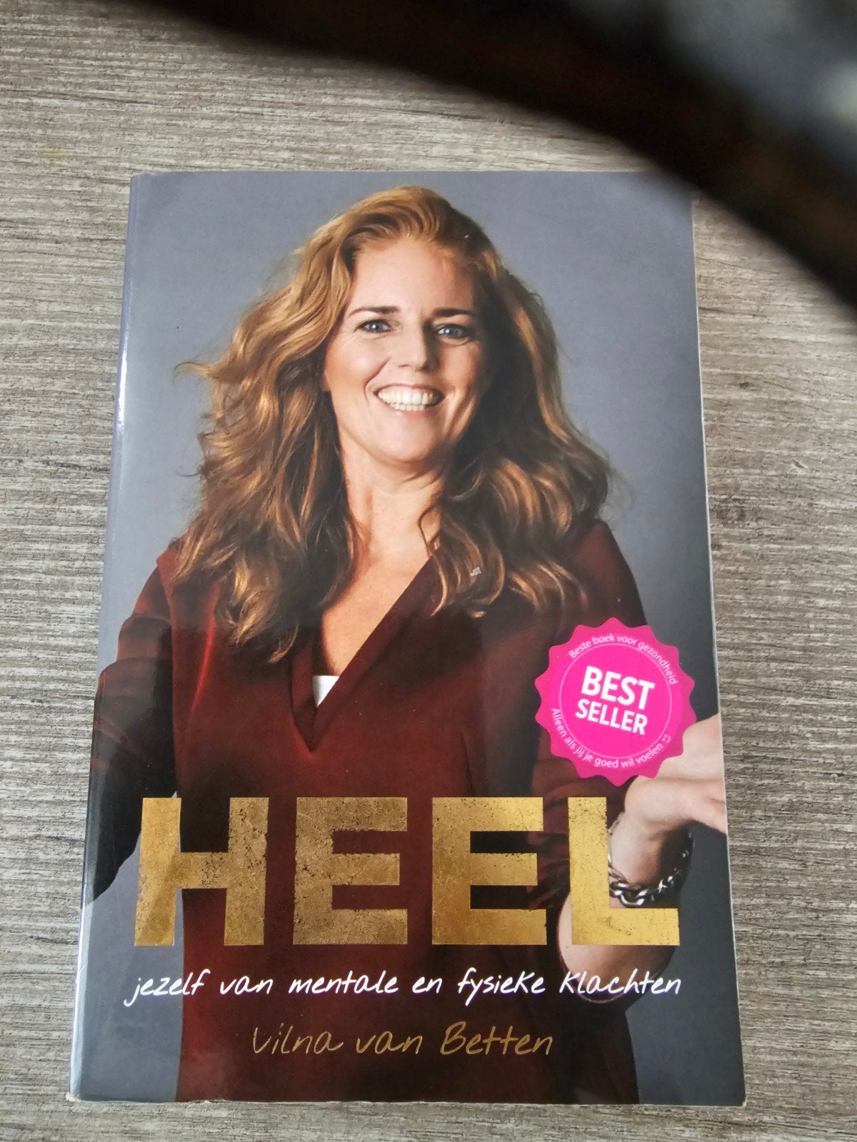 HEEL  Jezelf van mentale en fysieke klachten - Vilna van Bet, Ophalen of Verzenden, Gelezen