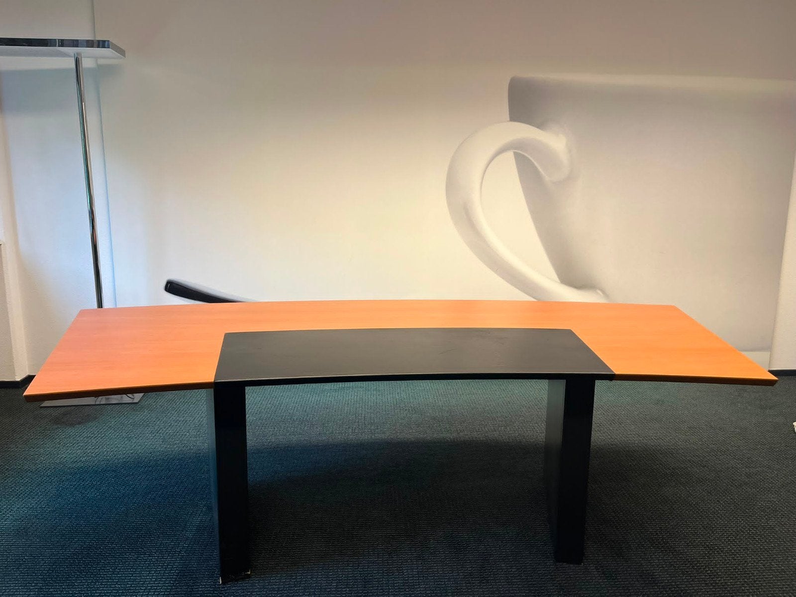 Directie ameublement: 2 tafels, 2 kasten, 7 stoelen, Zakelijke goederen, Kantoor en Winkelinrichting | Kantoormeubilair en Inrichting
