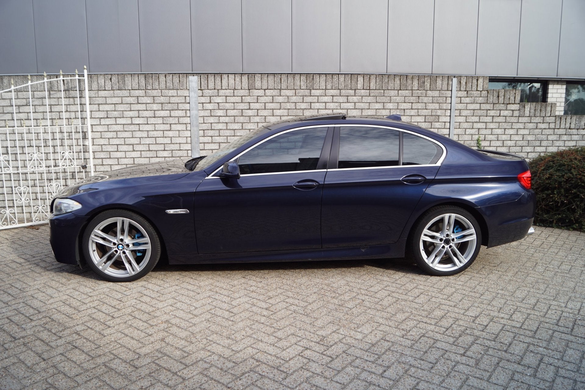 BMW 5-serie 523i High Executive Autom Leder Stoelverw Navi C, Euro 5, Achterwielaandrijving, Gebruikt, Beige