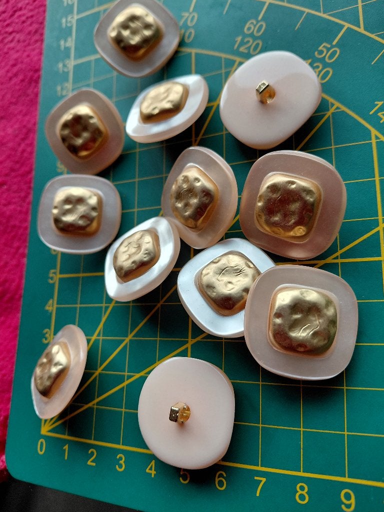 Vintage knopen 25 mm oranje met goudklomp, Verzenden, Nieuw, Knoop of Knopen