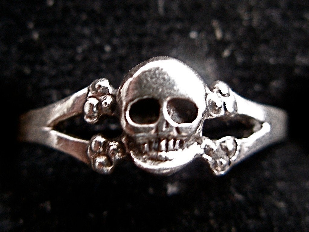Zilveren 925 zilver ring klein doodshoofd schedel 3 maten, Verzenden, Nieuw, 17 tot 18, Dame