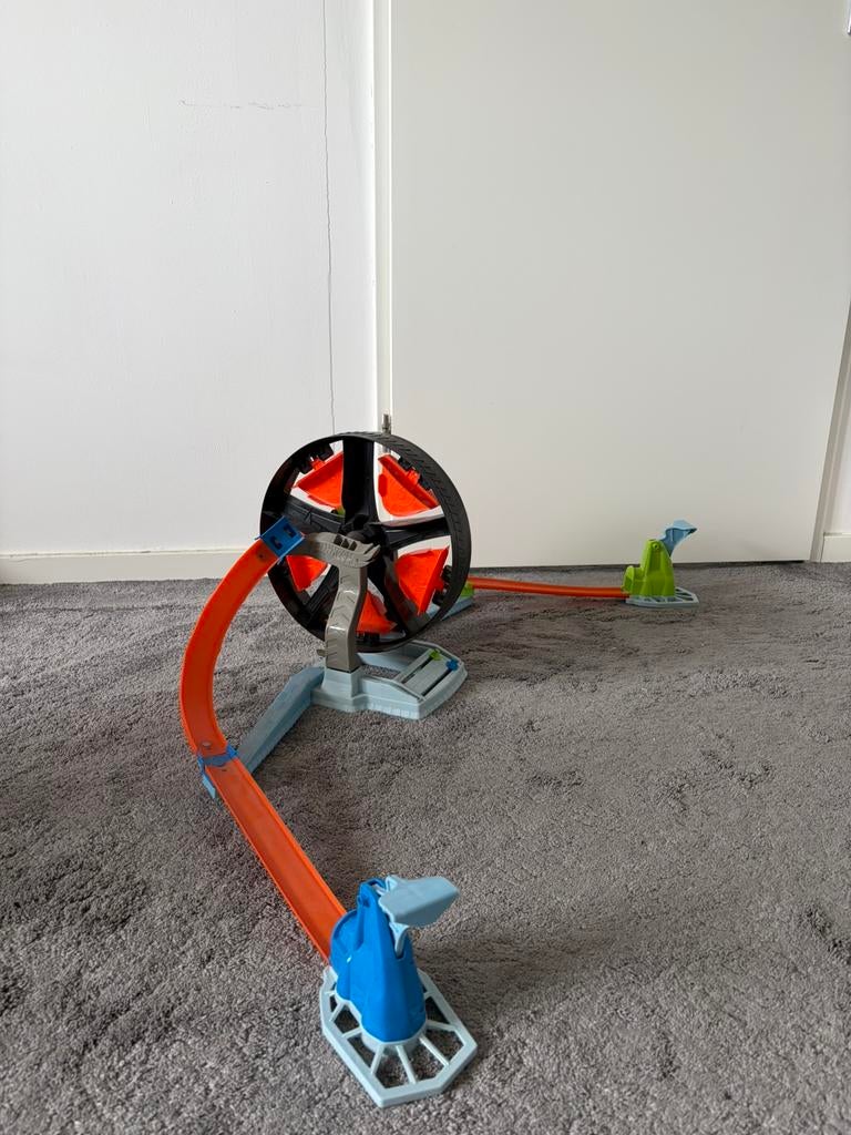 Hot wheels action spinwheel, Kinderen en Baby's, Speelgoed | Racebanen, Ophalen of Verzenden, Zo goed als nieuw, Handmatig, Hot Wheels