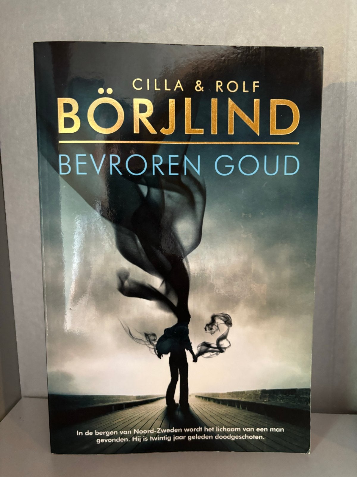 Bevroren Goud - Cilla & Rolf Börjlind (Thriller), Ophalen of Verzenden, Zo goed als nieuw