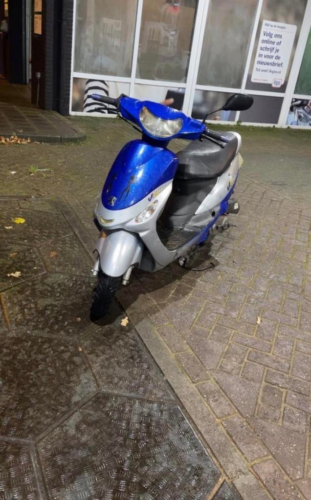 Gezocht scooter, Fietsen en Brommers, Scooters | Overige merken, Ophalen of Verzenden, Zo goed als nieuw, Benzine