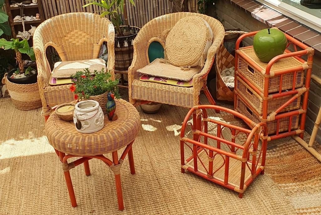 Tuinset bistroset vintage
nieuwstaat altijd binnen gestaan, Ophalen, Zo goed als nieuw, 2 zitplaatsen, Tuinset