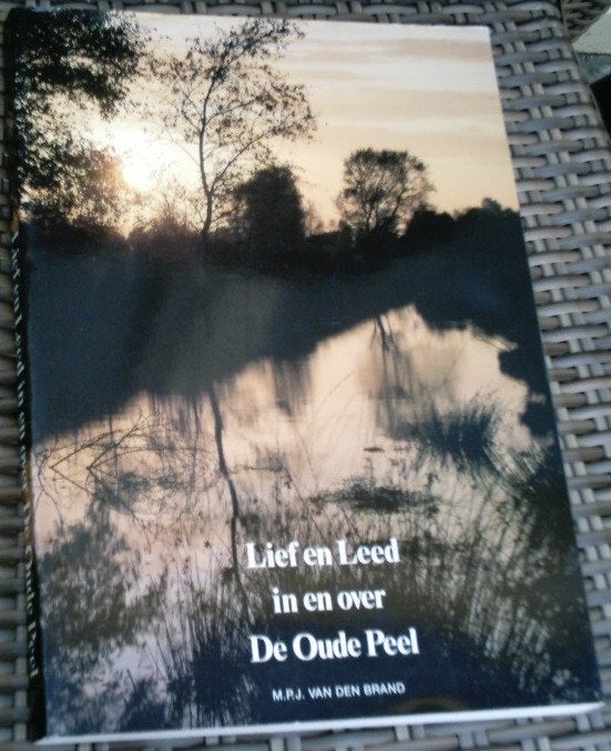 Lief en Leed in en over De Oude Peel. vd Brand. 9062161960. , Ophalen of Verzenden, Zo goed als nieuw