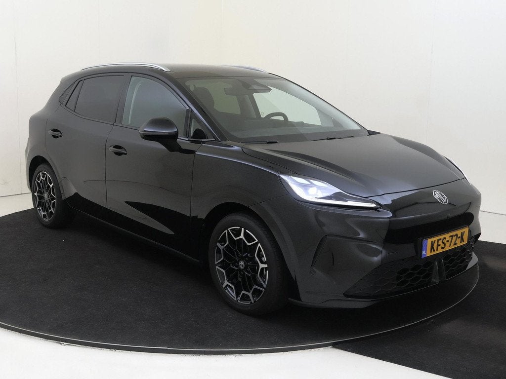 MG 4 EV Urban Premium 54 kWh, Auto's, MG, 12 maanden, Stof, 160 pk, Zwart