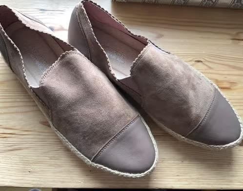 Suède sketches maat 41[vj], Beige, Ophalen of Verzenden, Zo goed als nieuw, Espadrilles of Moccasins