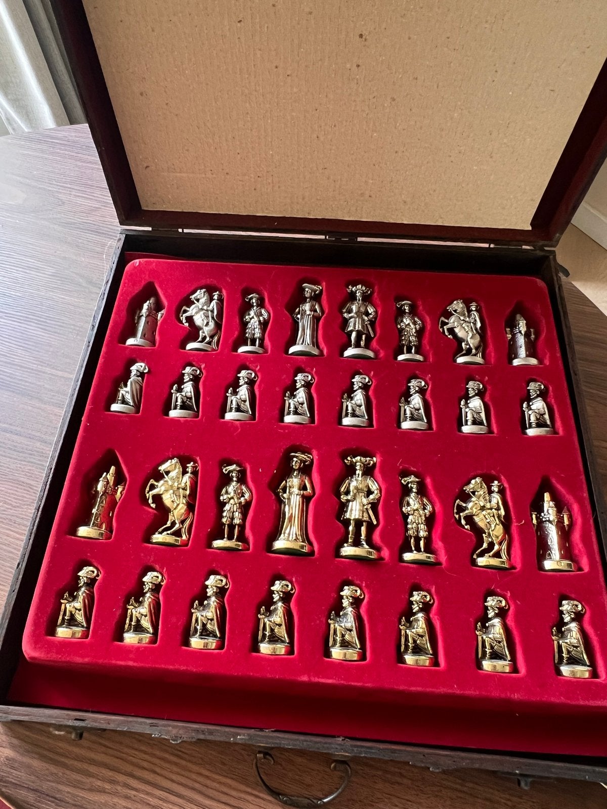Uniek schaakspel met koperen stukken en bord, Een of twee spelers, Ophalen, Gebruikt