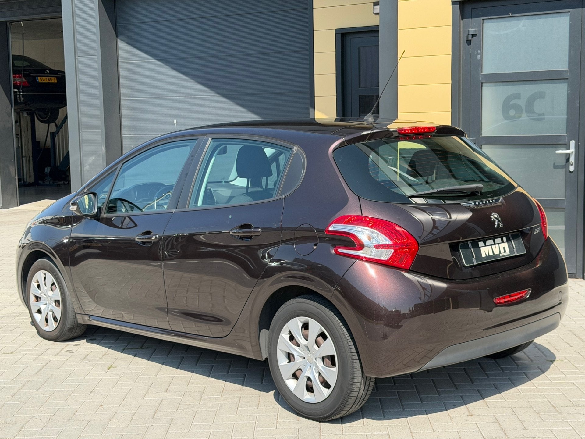 Peugeot 208 1.2 VTi Blue Lease - Navi - Airco - MF stuur - B, Auto's, Peugeot, Voorwielaandrijving, Euro 5, Stof, Gebruikt