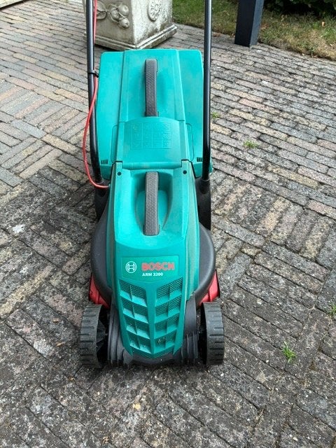 Bosch cirkelmaaier ARM 3200, Tuin en Terras, Grasmaaiers, Ophalen, Cirkelmaaier, Elektrische grasmaaier, Zo goed als nieuw