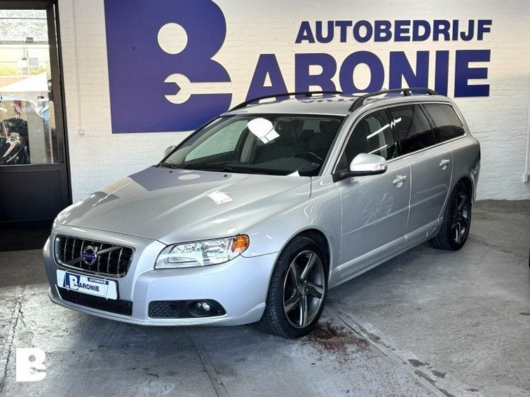 Volvo V70 2.0T Momentum, Zwart, 4 cilinders, Handgeschakeld, 203 pk