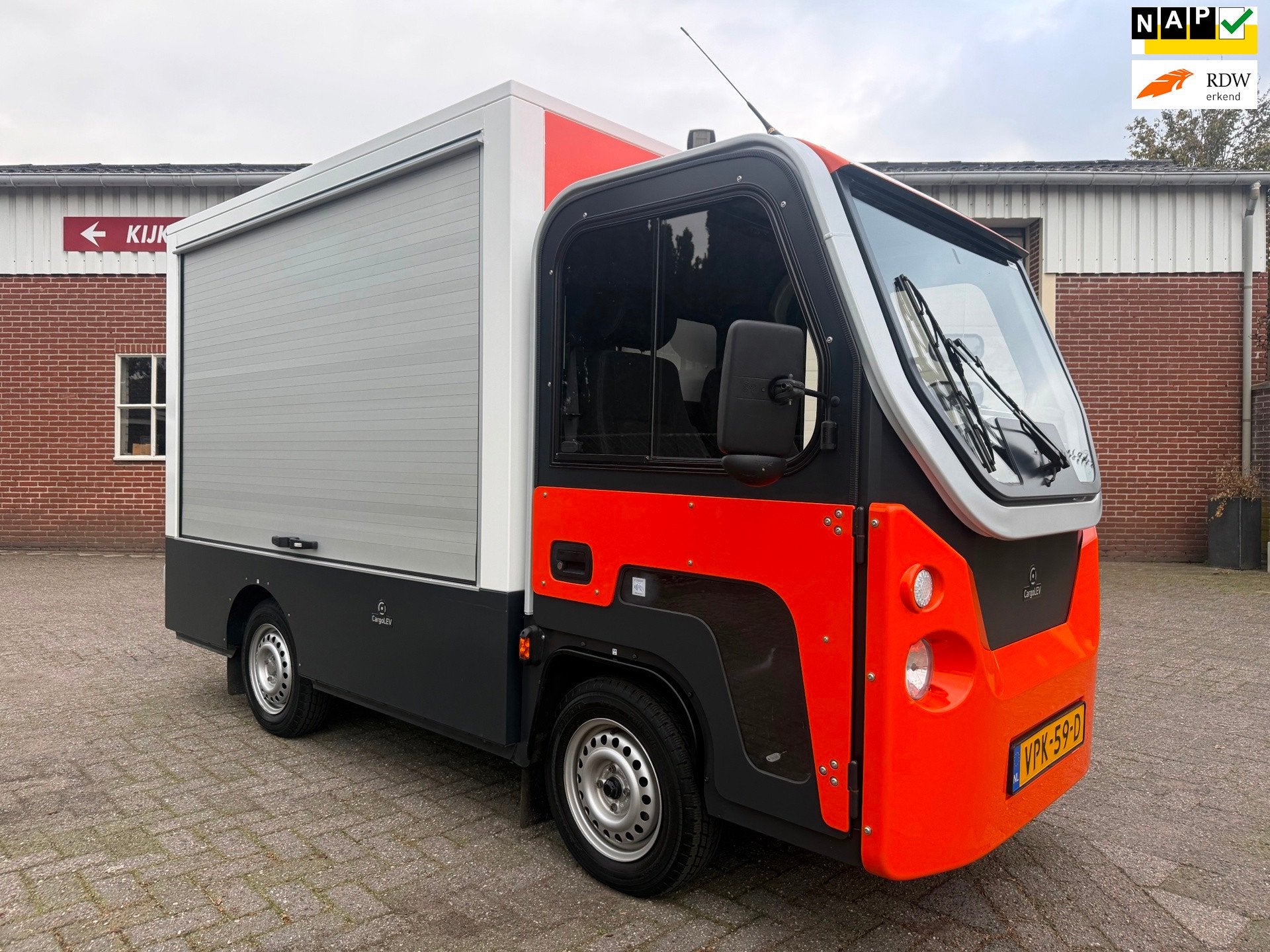 Cargolev CARGOLEV TC 20x Gesloten laadbak oprijplaat lift 10, Auto's, Overige merken, Gebruikt, Overige kleuren, Origineel Nederlands