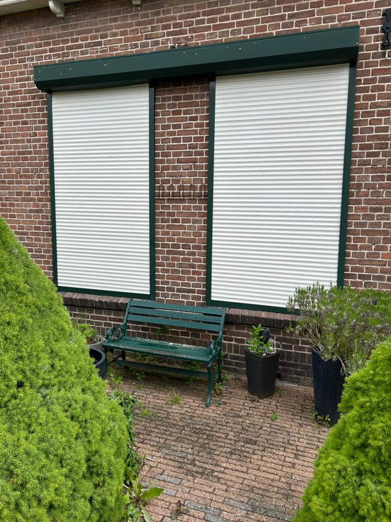 Rolluiken electrisch 3 meter breed, Ophalen, Gebruikt, 200 cm of meer